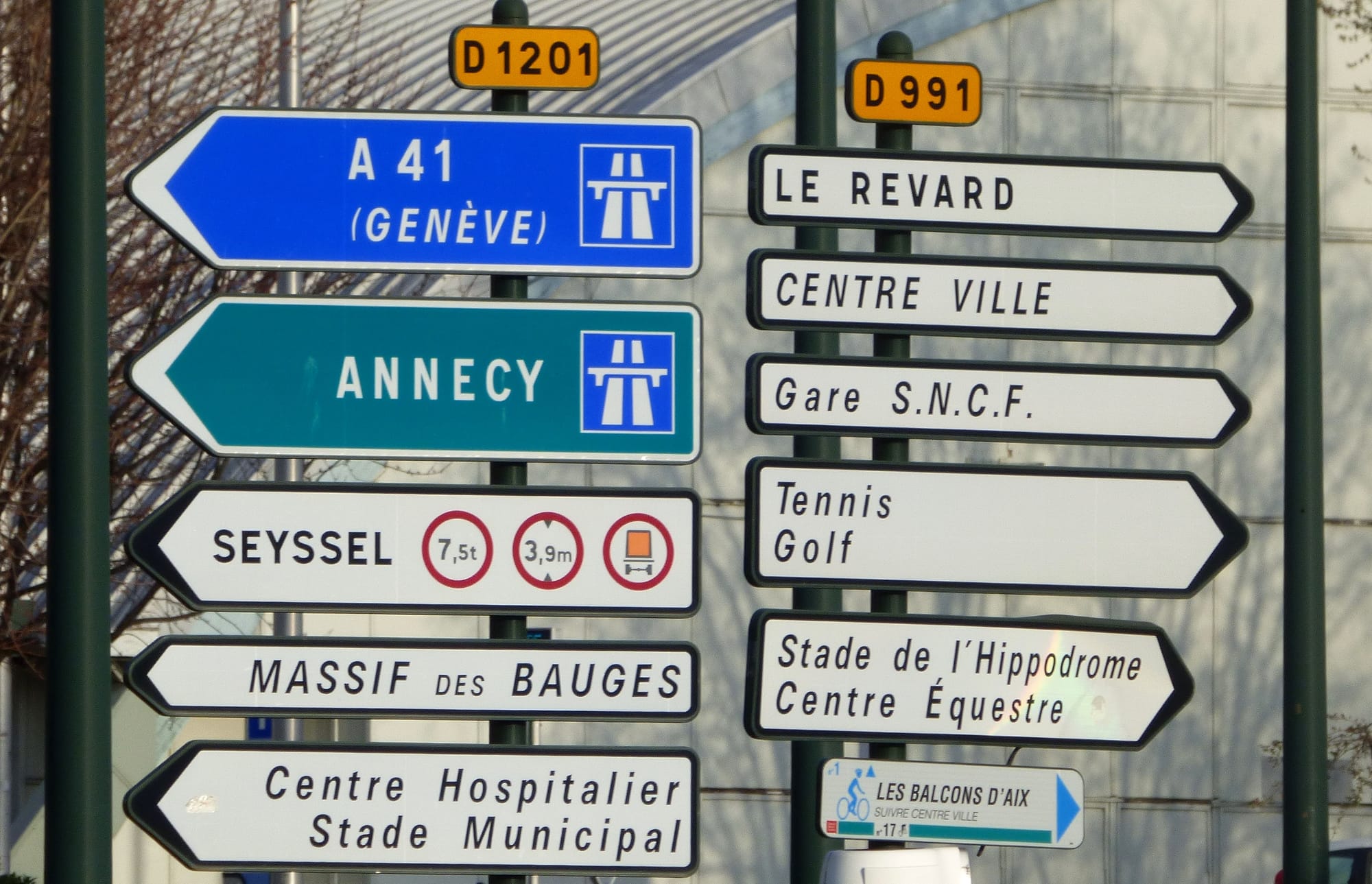 CONVERSATION PRACTICE : Se situer dans l’espace et demander son chemin (asking for directions)